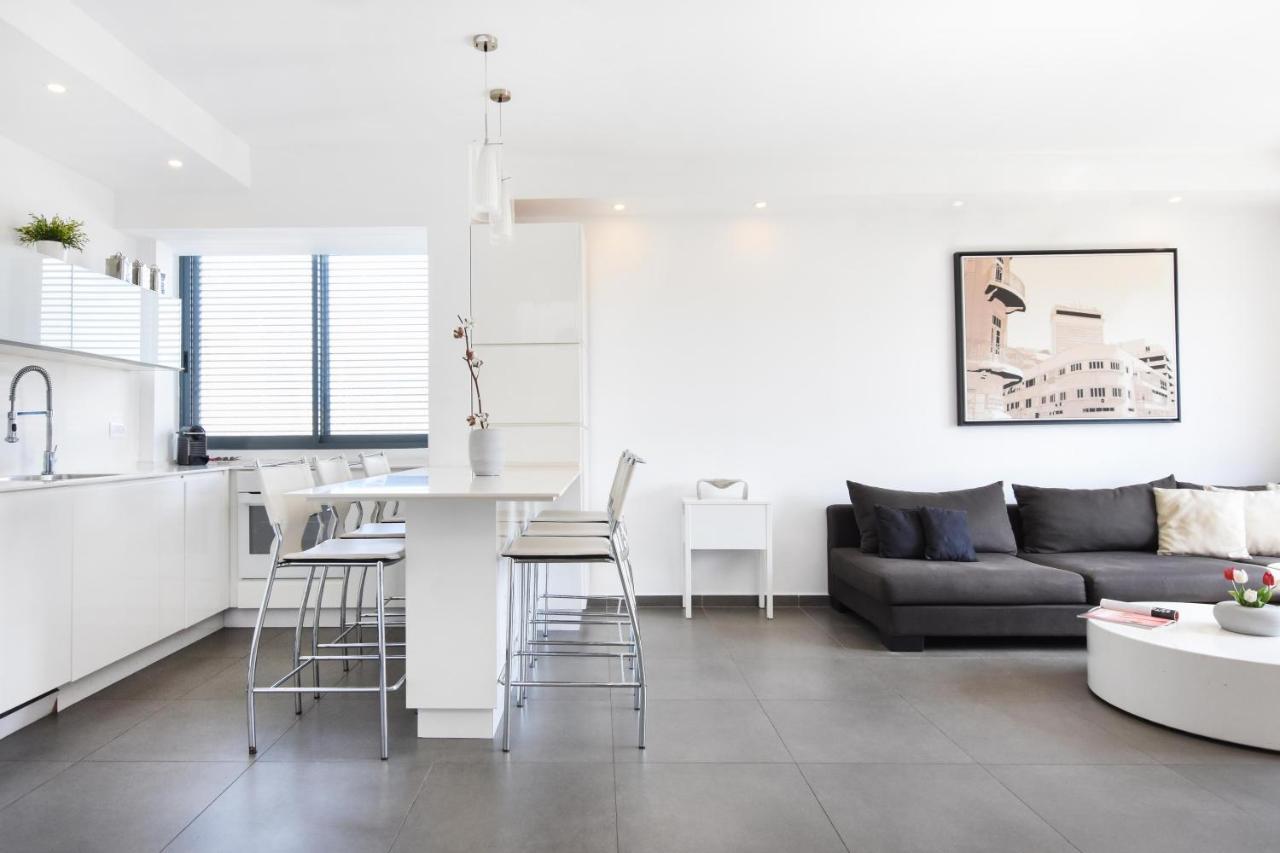 Spacious 2-Br In Shenkin Street By Holyguest Tel Aviv Exterior photo